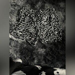 Feathers Monochrome Patterned Shorts